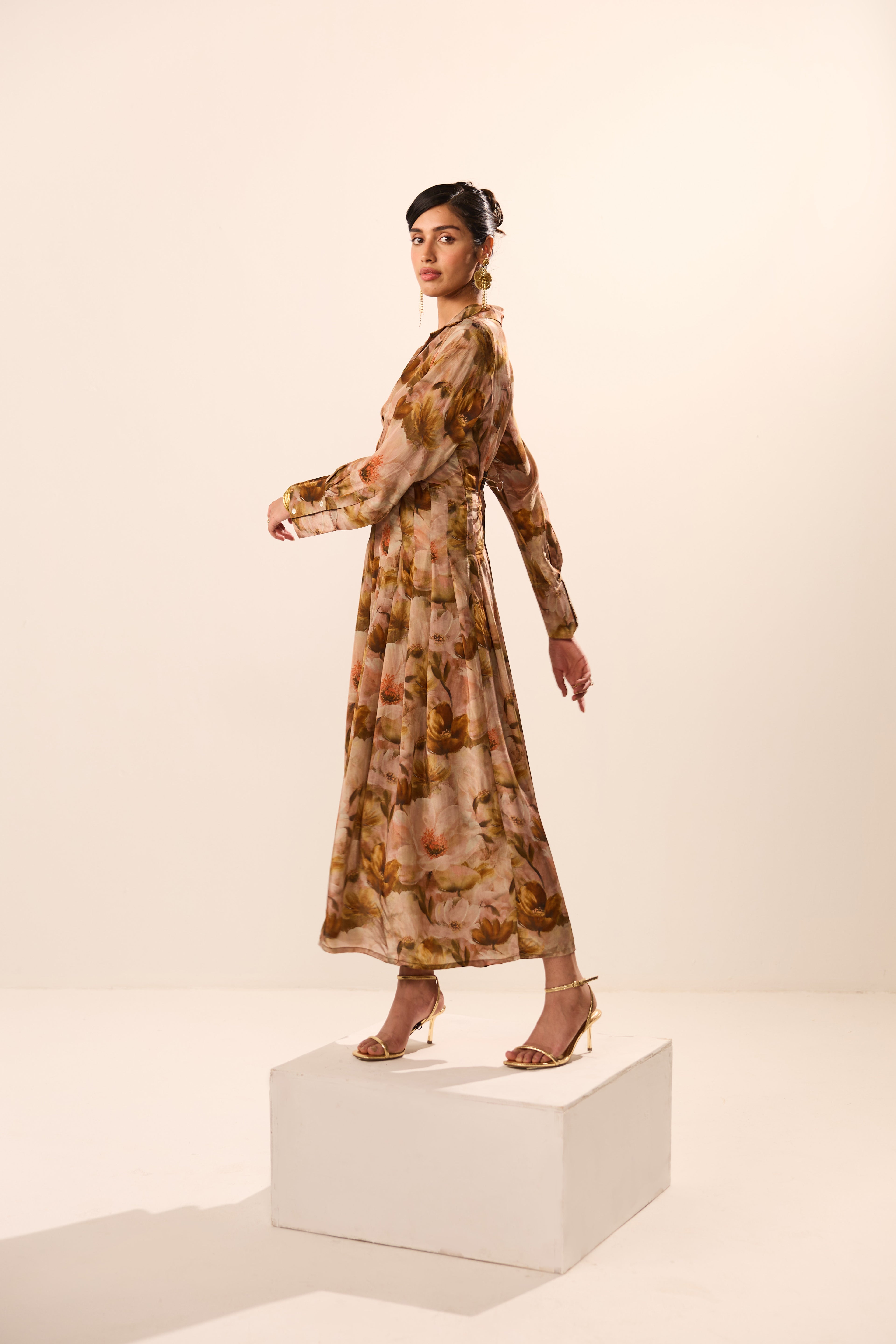 Sienna Collar Floral Maxi Dress