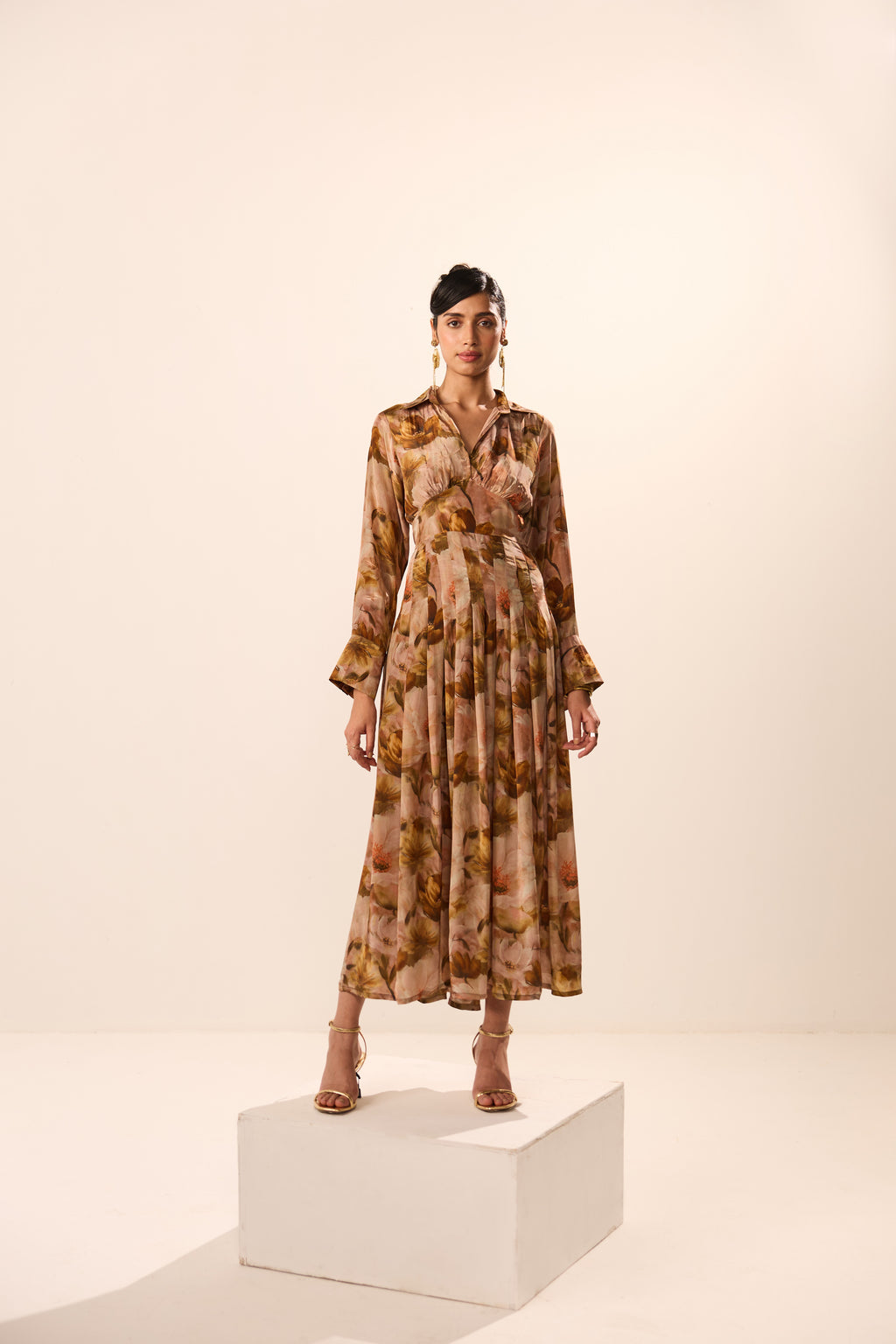 Sienna Collar Floral Maxi Dress