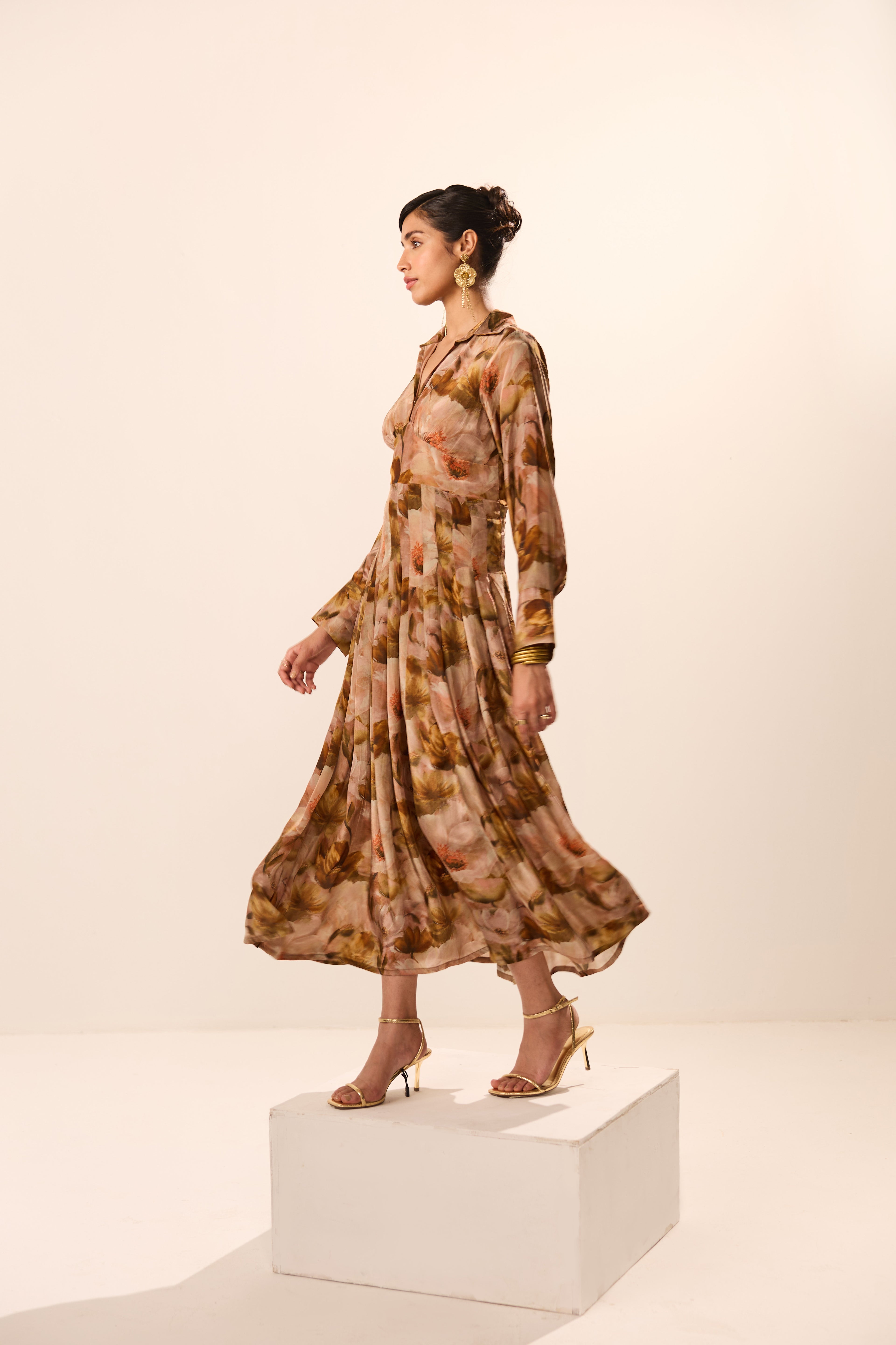 Sienna Collar Floral Maxi Dress